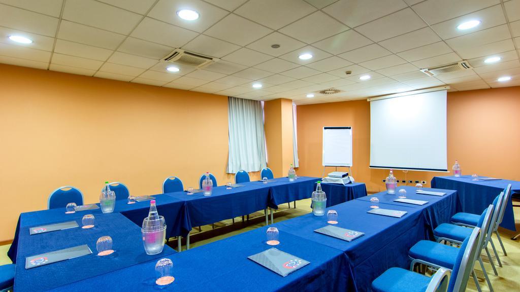 Hotel Concorde Camerano Bagian luar foto