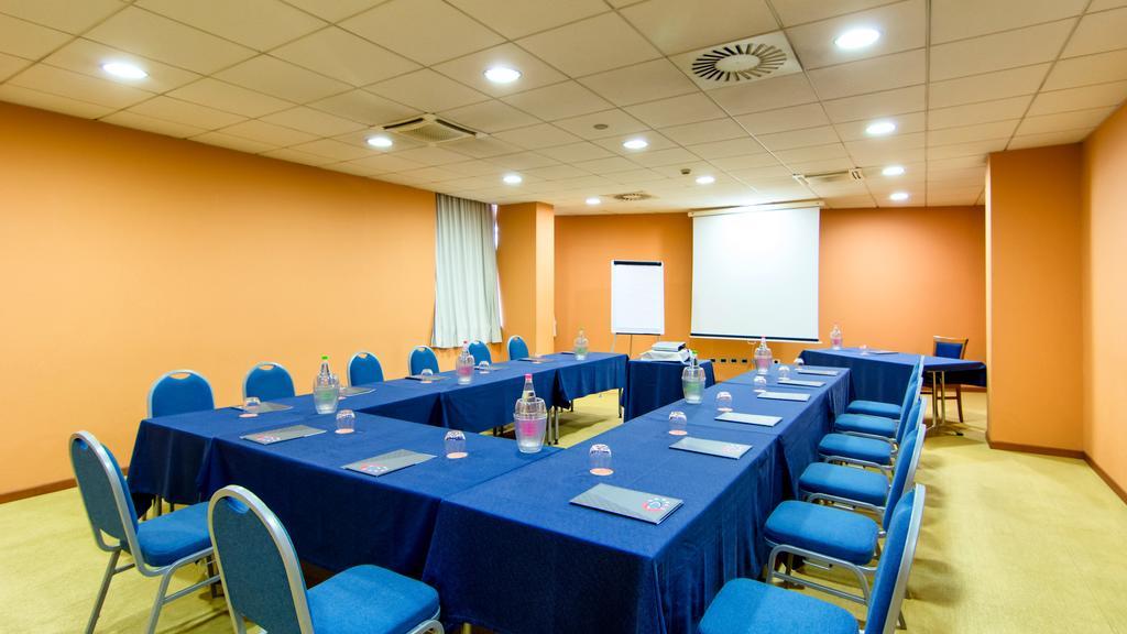 Hotel Concorde Camerano Bagian luar foto