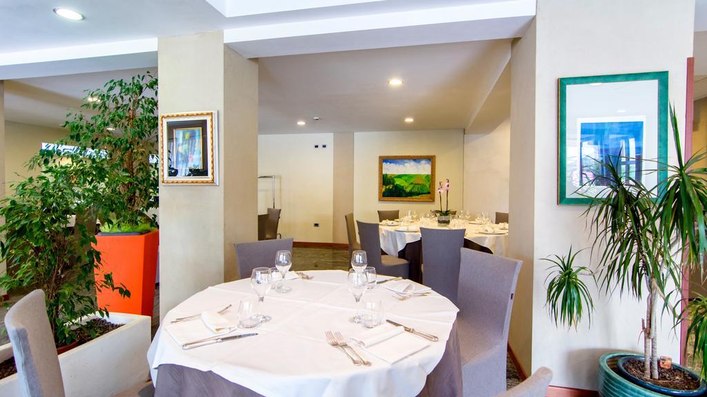 Hotel Concorde Camerano Bagian luar foto