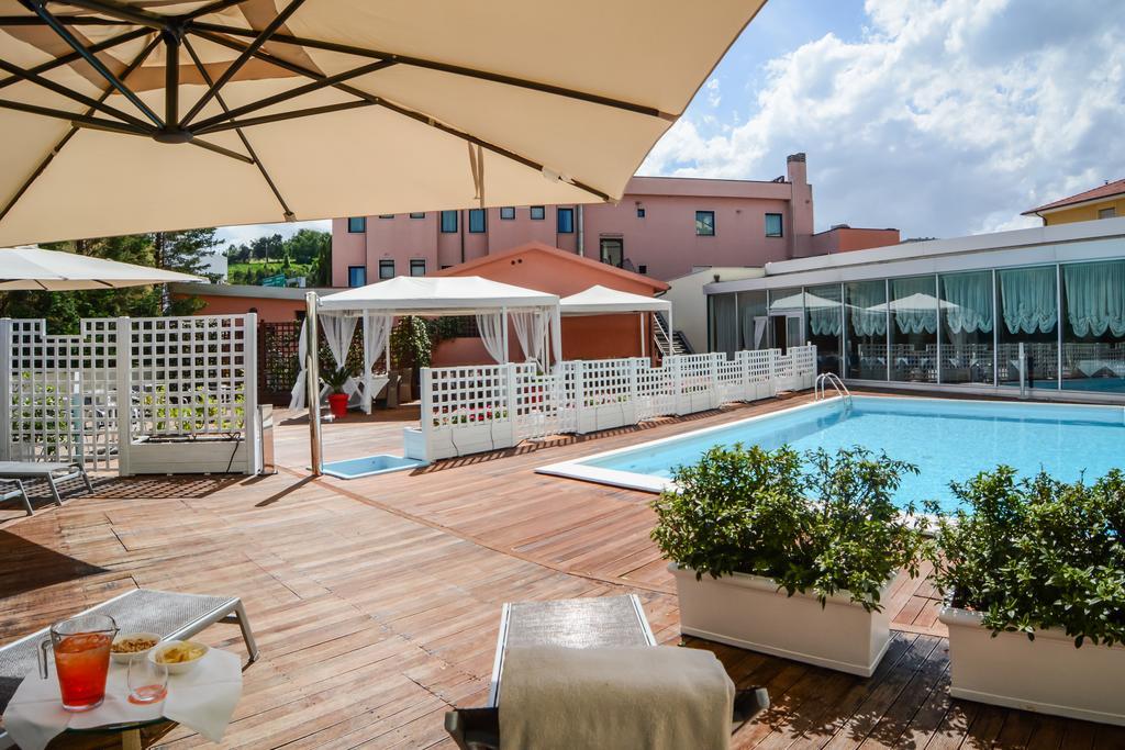 Hotel Concorde Camerano Bagian luar foto